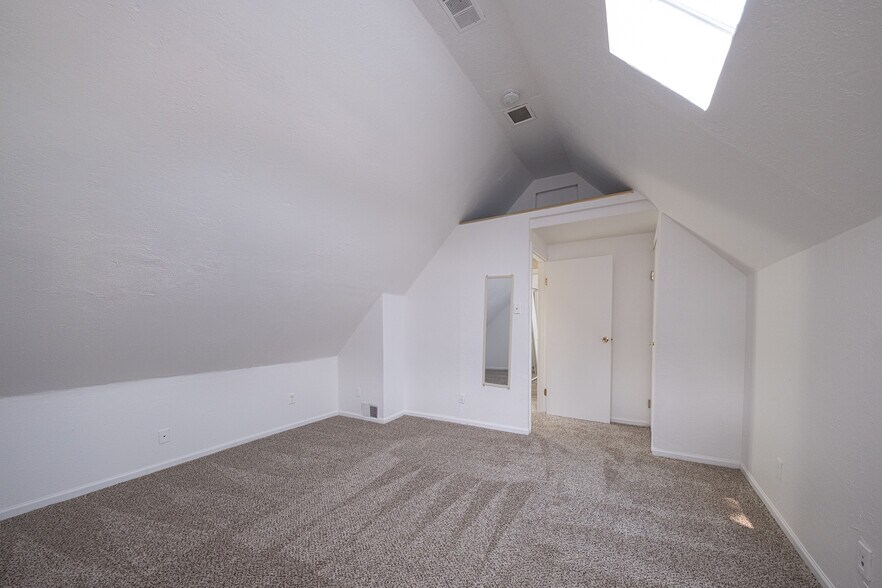 Building Photo - 445 Jenne Dr