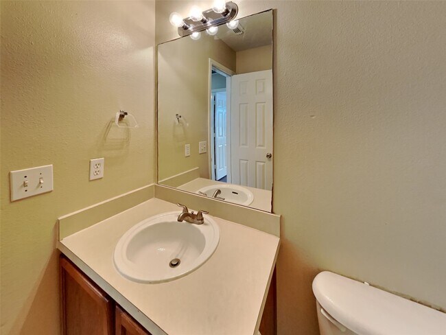 Building Photo - 18322 Valiant Brook Ct