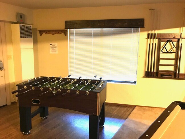 Building Photo - 513 Lake Tahoe Blvd
