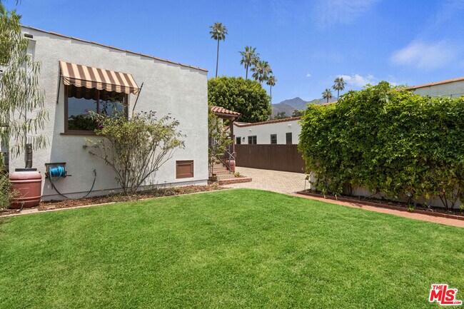Building Photo - 1700 Morada Pl