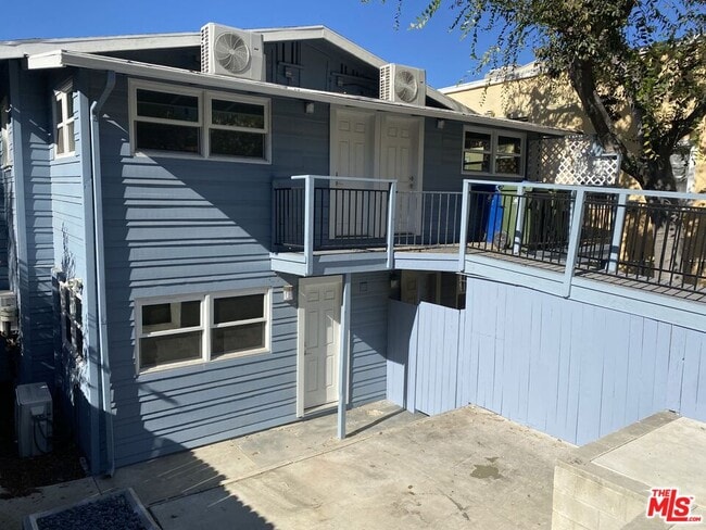 Building Photo - 142 Douglas St