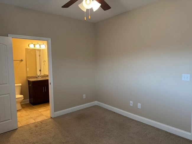 Building Photo - 3 BR Bellevue Townhome in Harpeth Park