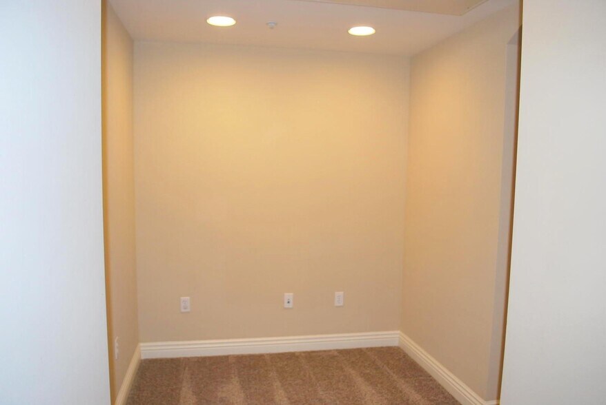 Nook / office space - 1310 Creekside Dr