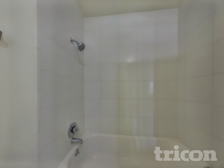 Building Photo - 5294 Acacia Way