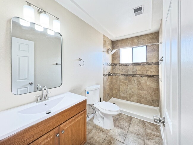 Building Photo - Summer Siesta by the Pool!