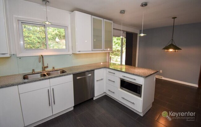 Building Photo - 981 Limekiln Rd