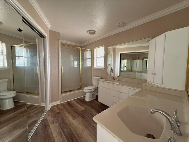 Building Photo - 5850 Dacy Ln