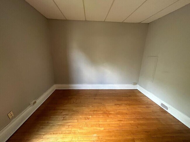 Building Photo - 110 S Blair St