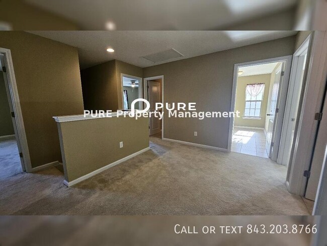 Building Photo - Spacious 5 Bed 4.5 Bath - Available NOW!