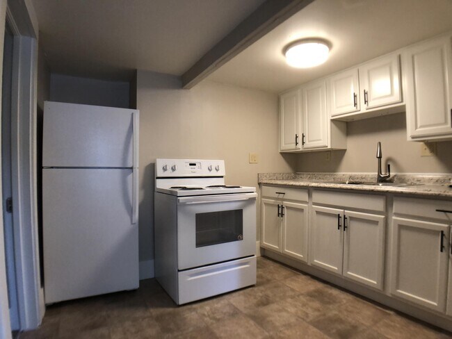 Building Photo - 646 Washington Ave