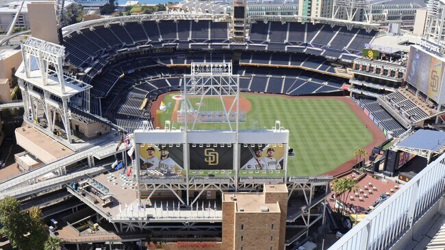 Building Photo - Downtown San Diego 1 bedroom 1 bath apartment For Rent