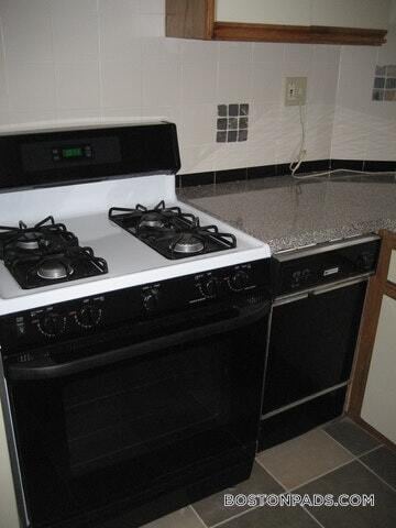 Building Photo - 1572 Commonwealth Ave