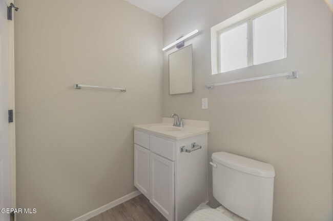 Building Photo - 11031 Oasis Dr