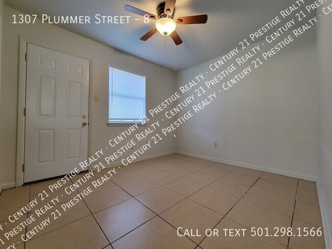 Building Photo - 1307 Plummer St