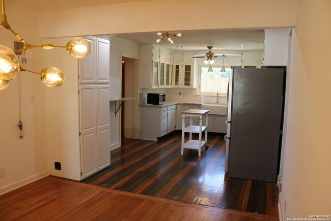 Building Photo - 140 Arvin Dr