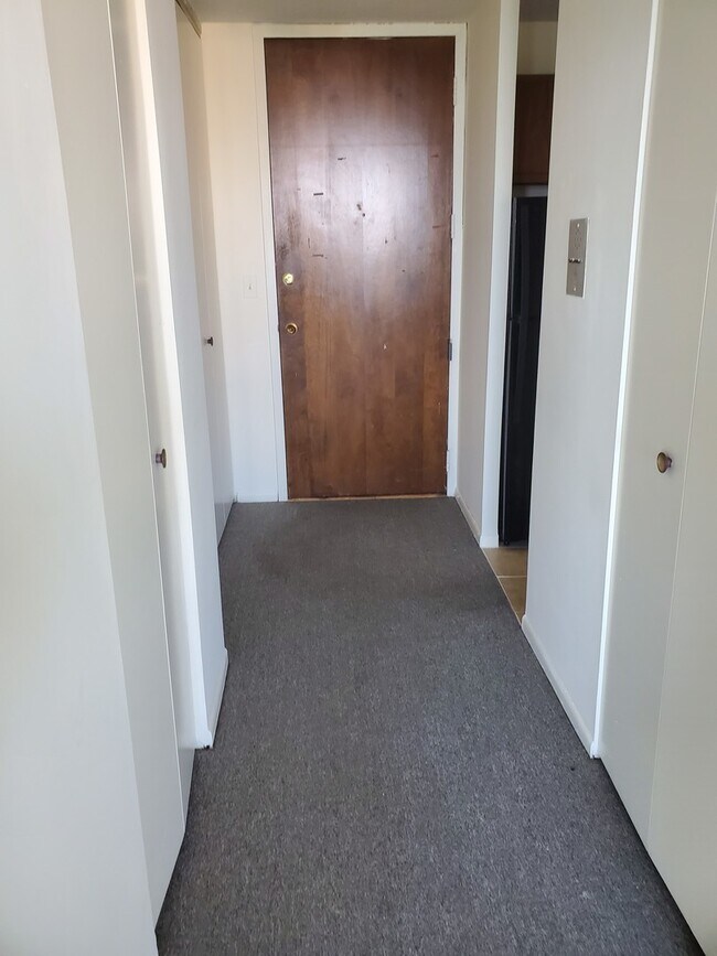 Building Photo - 5100 N Marine Dr