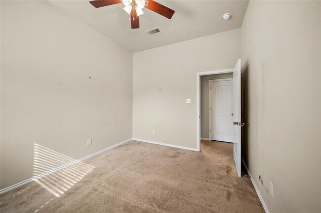 Building Photo - 2801 Enchanted Lake Dr
