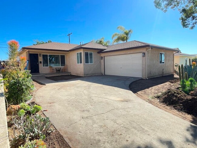 Primary Photo - Like New Inside! Remodeled 3bd/2ba House I...