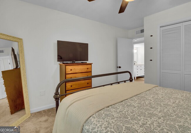 Building Photo - 12 Vista Square NW