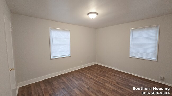 Building Photo - 775 Sommer St NE