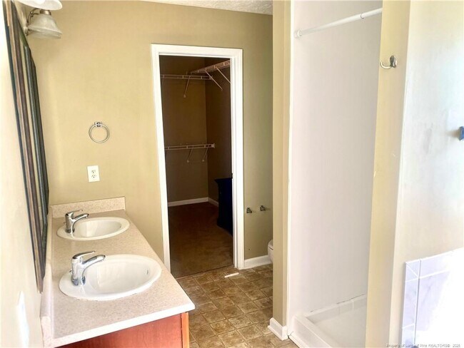 Building Photo - 264 Huntington Dr