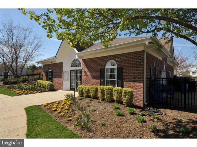 Building Photo - 20 Windsor Pond Rd