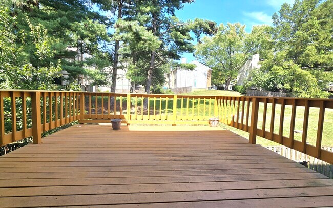 Building Photo - 6157 Green Hollow Ct