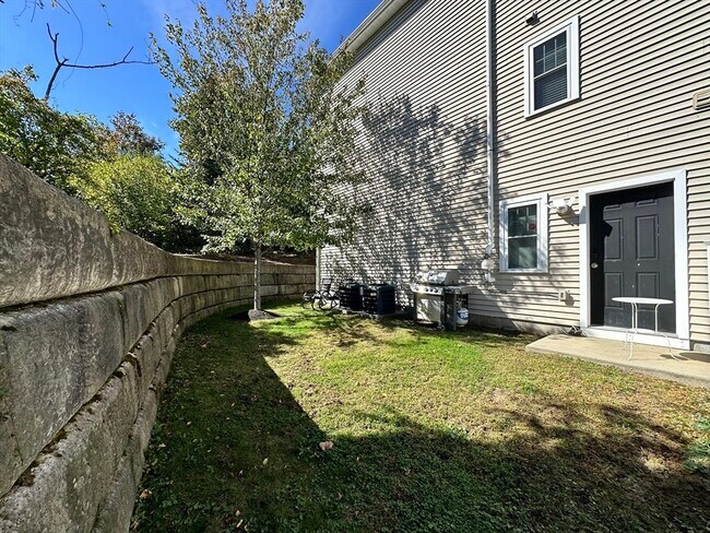 Building Photo - 38 Webster St
