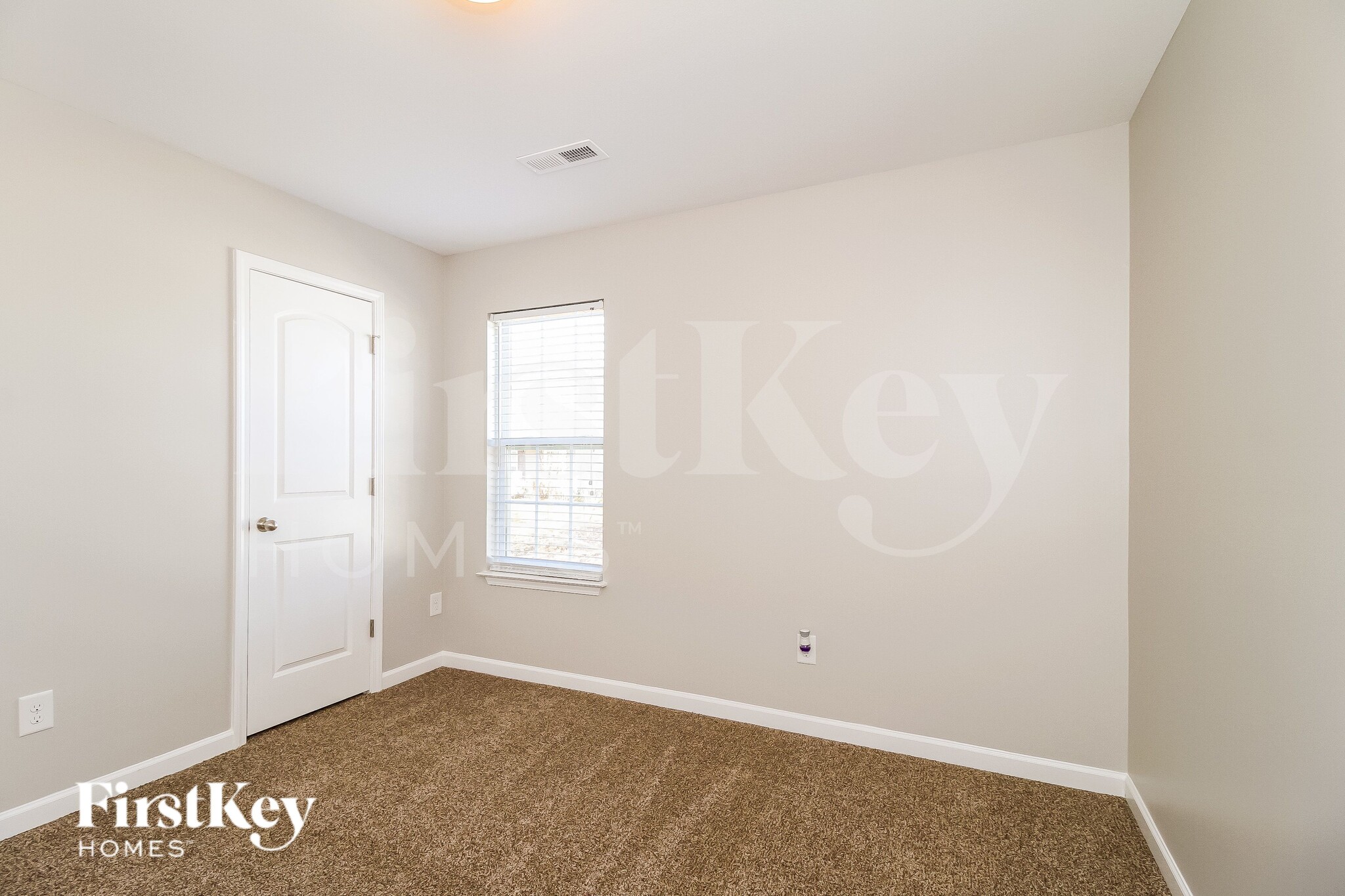 Building Photo - 667 Field Crossing Ct