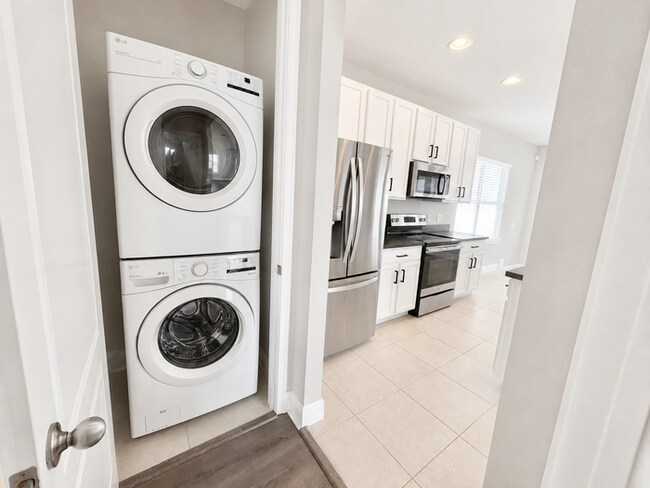 Building Photo - Updated 1-Bedroom Apartment in Laureate Park | Utilities Included