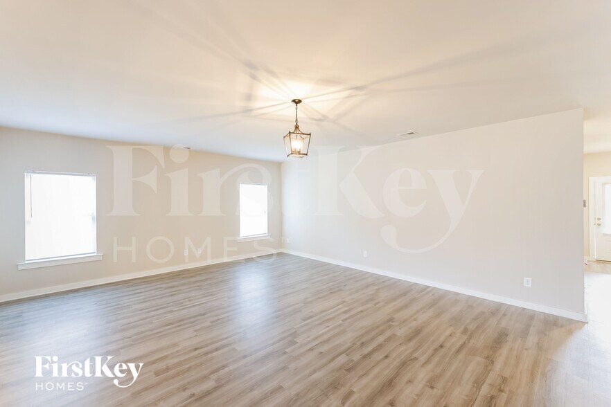 Building Photo - 40 Co Rd 1701