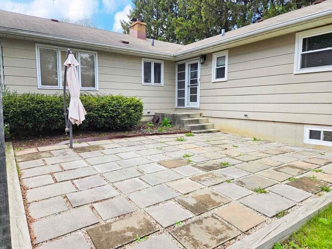 Building Photo - 1223 Westhaven Dr
