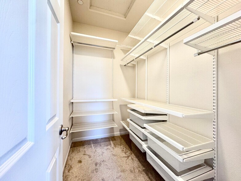 Building Photo - 1117 Genco Terrace