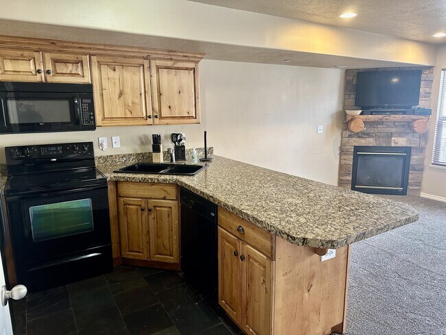 Building Photo - 3521 N Fox Run Dr