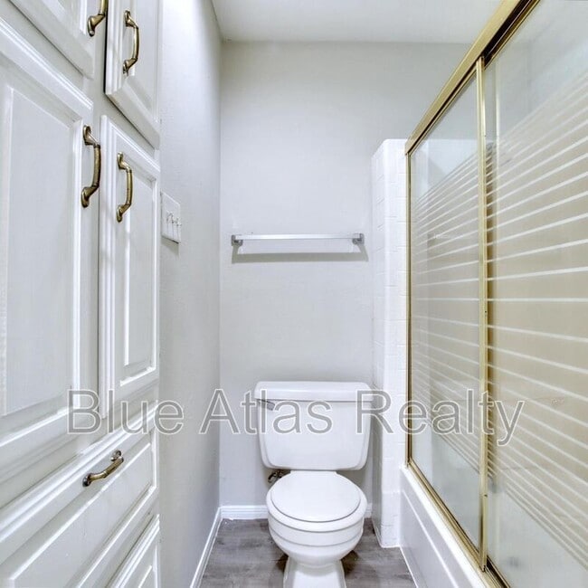 Building Photo - 712 Via Miramonte