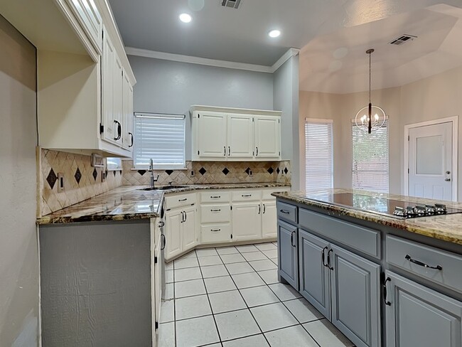 Building Photo - 17113 Bedford Dr