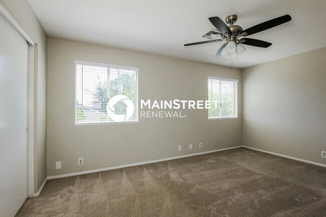 Building Photo - 4 Bedroom Pet-Friendly Home in Glendale, AZ with Main Street Renewal