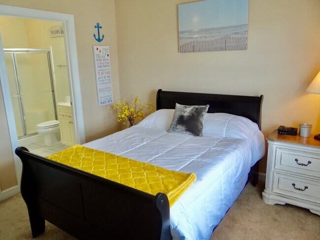 Building Photo - All Inclusive Seasonal Rental Available 11...