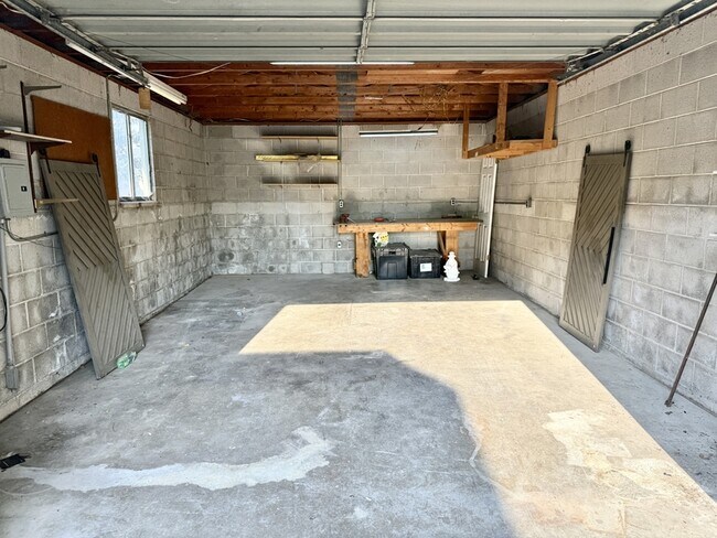Building Photo - 4191 S Bluejay St