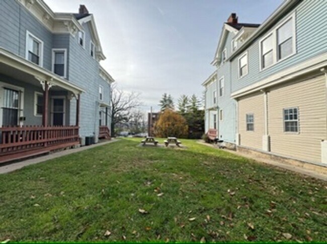 Building Photo - 26 Conklin St