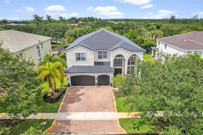 Building Photo - 19500 SW 39th Ct