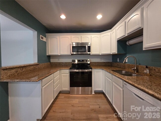 Building Photo - 23 Longbow Ct