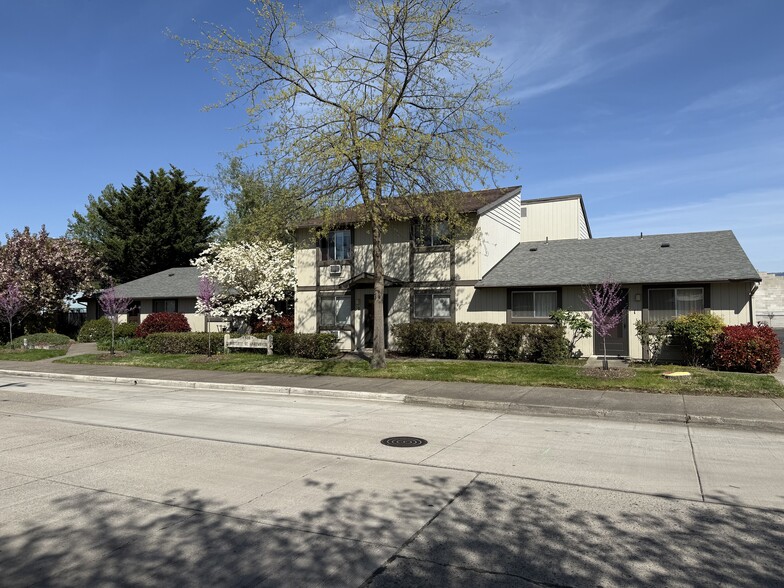 Primary Photo - Bartlett Street Apartments