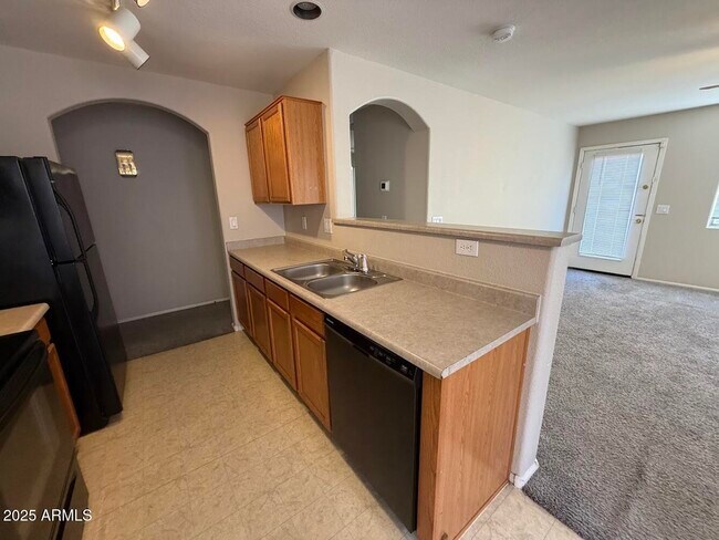 Building Photo - 16567 W Latham St