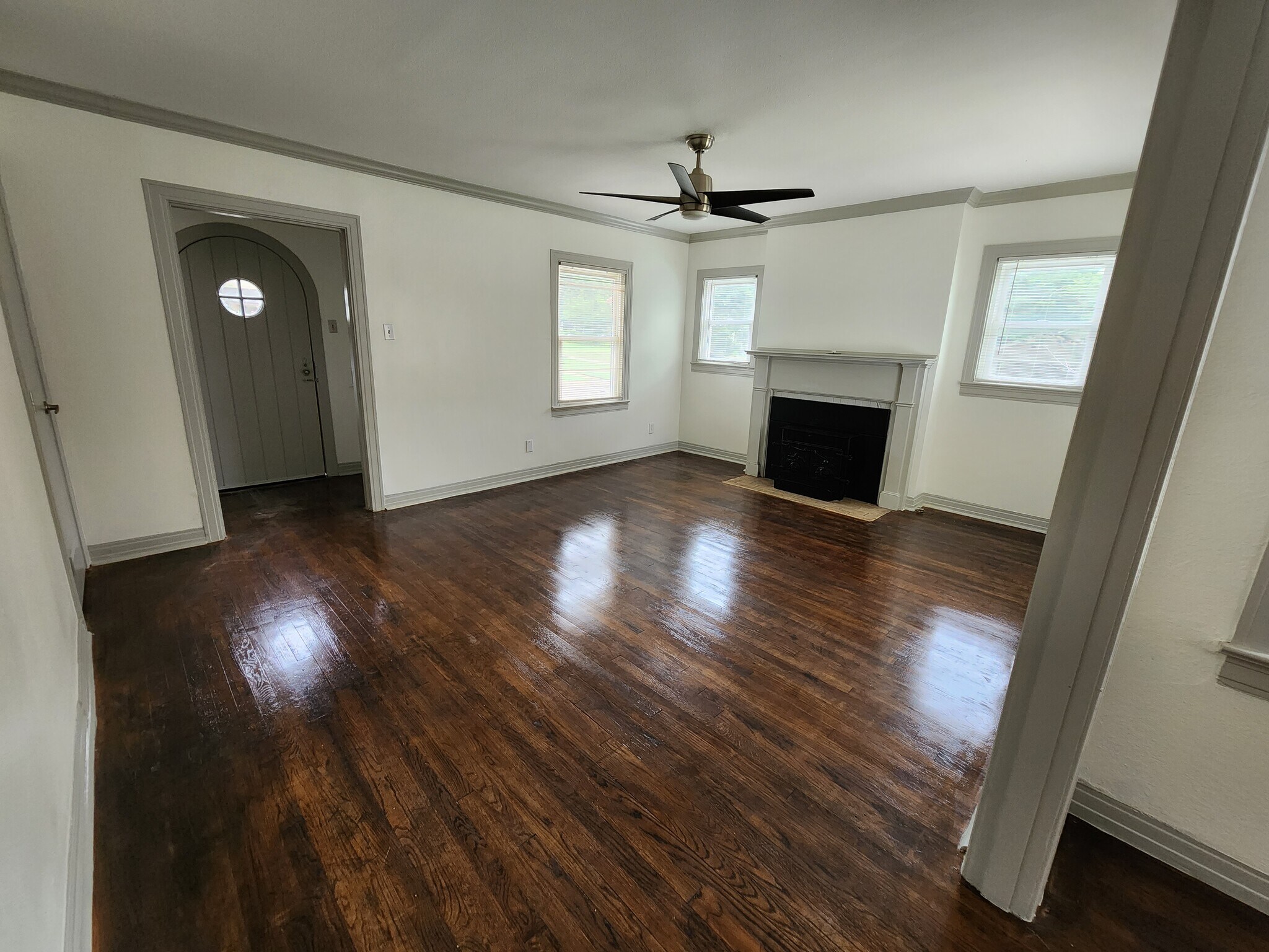 Living Room - 310 Amarillo St