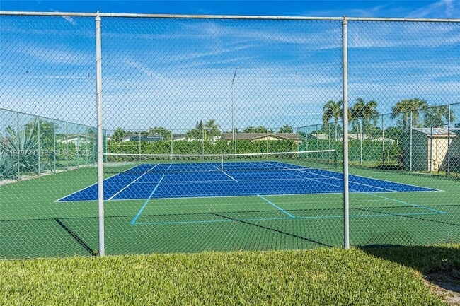 Building Photo - 6650 Royal Palm Blvd