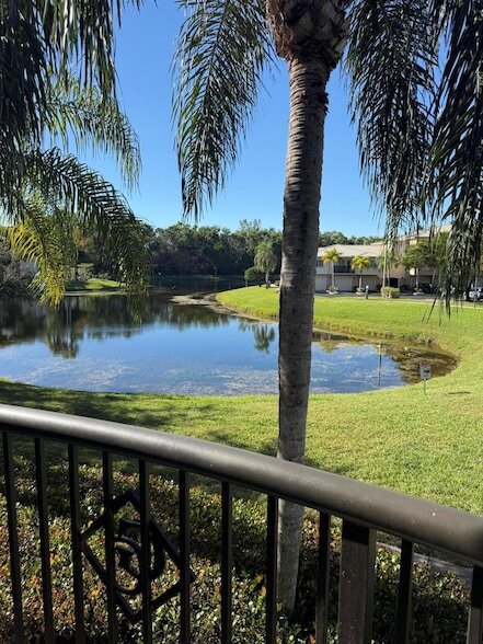 Building Photo - 500 Crestwood Ct S