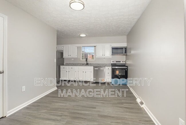 Building Photo - 4606 Glenway Ave