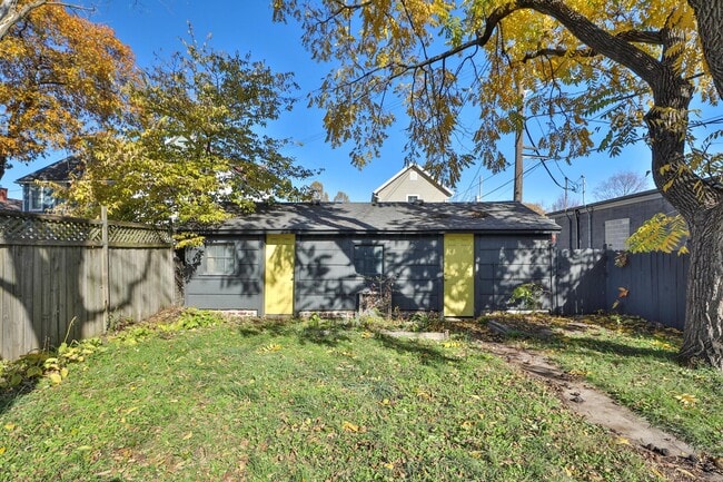 Building Photo - 476 Zimpfer St