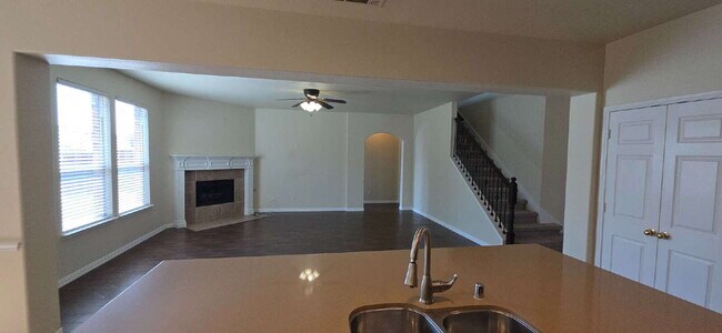 Building Photo - Expansive Mansfield Home with 5 Bedrooms, ...